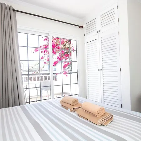 Juan Benitez Apartmán