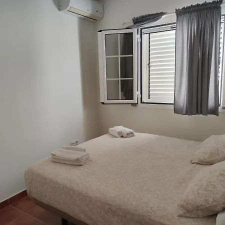 Juan Benitez Apartmán *